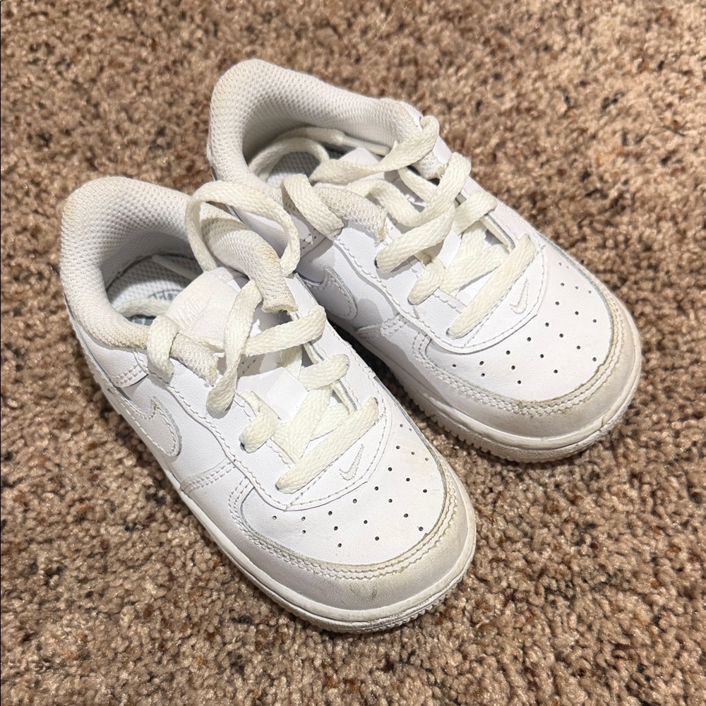 Kids White Athletic Sneakers - Classic Everyday Comfort